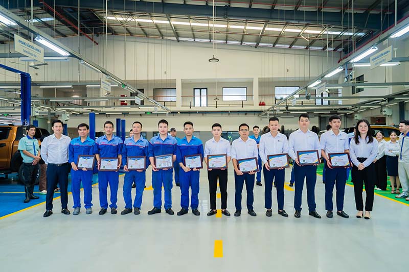 Đội ngũ nhân sự dịch vụ với chuyên môn cao, đào tạo bài bản về kỹ năng bán hàng