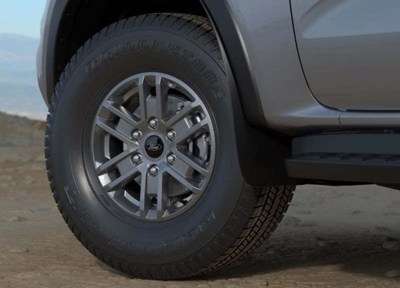 Ford Ranger XLS được trang bị mâm xe hợp kim nhôm 16 inch