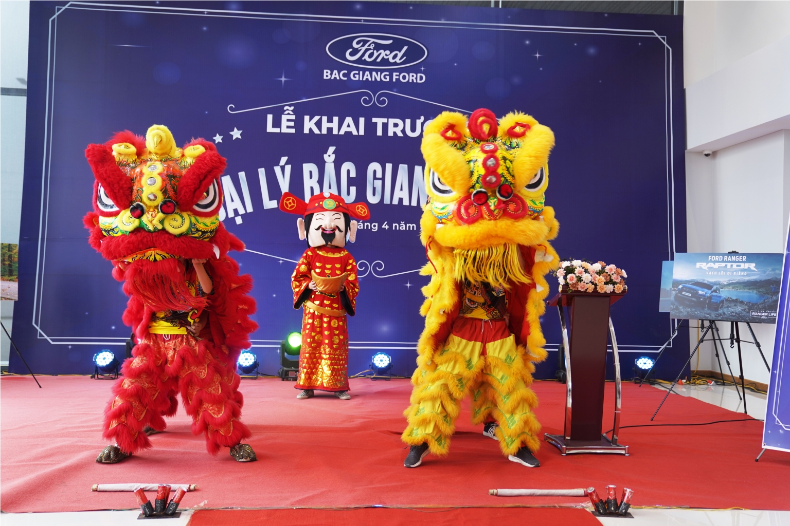 van nghe chao mung khai truong