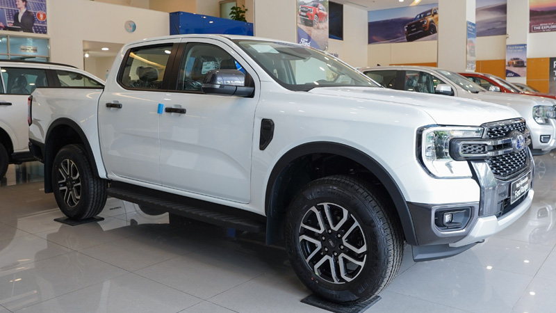 Ranger Sport 2026 màu trắng