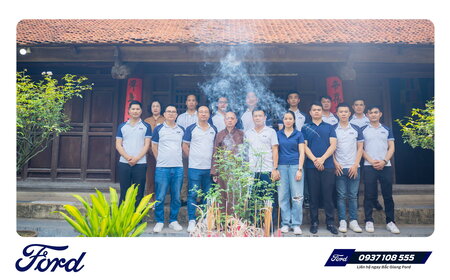 Bắc Giang Ford trao tặng ghế đá đến chùa Bổ Đà